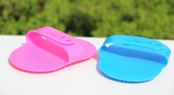 Soft Pet Bath Glove - Image 3