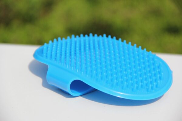 Soft Pet Bath Glove - Image 4