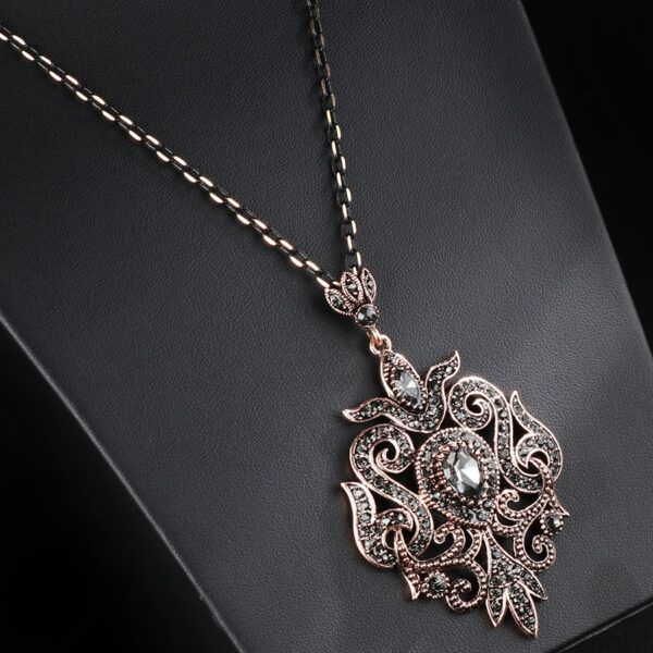 Vintage Crystal Pendant Necklace for Women - Image 3