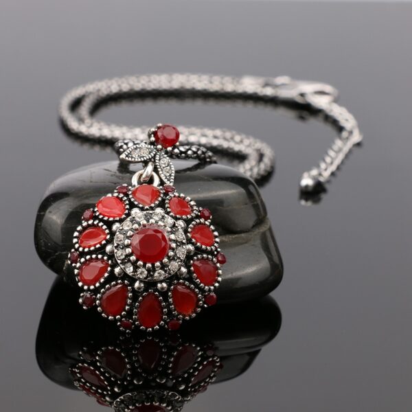 Women's Floral Crystal Necklace - Image 5