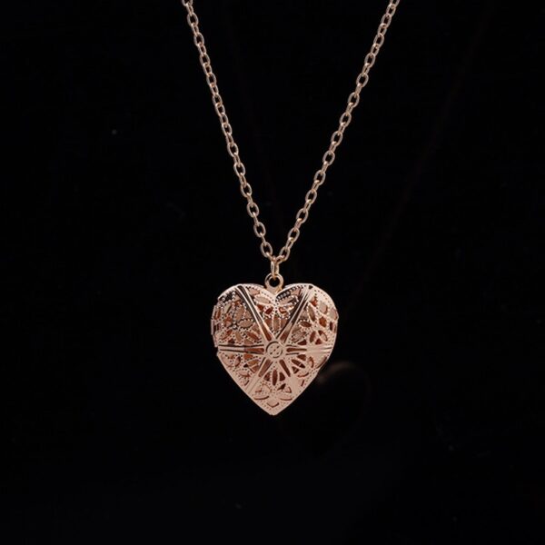 Women's Heart Shaped Pendant Necklace - Image 5