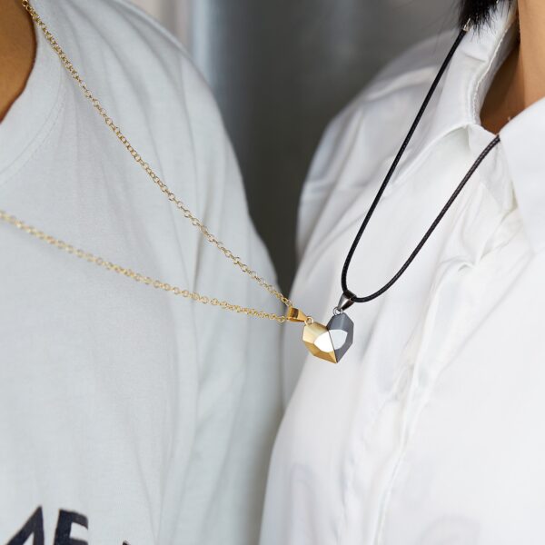 Magnetic Heart Couple Necklace - Image 4
