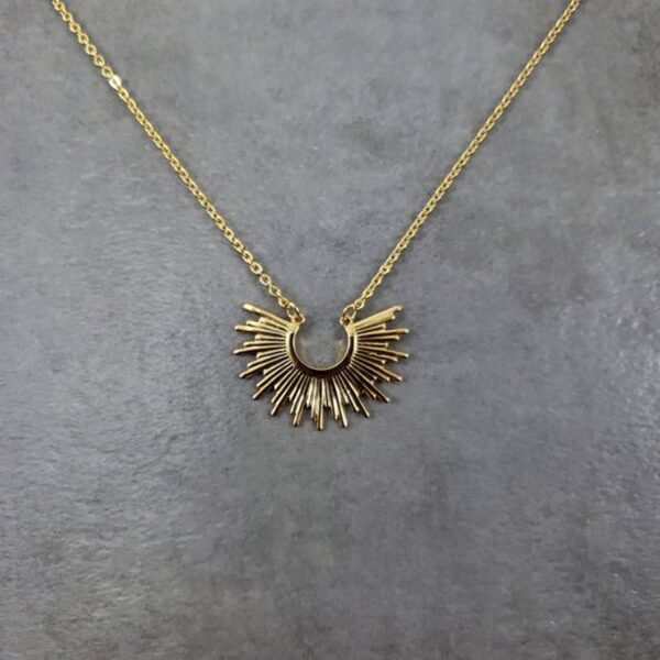 Women's Tribal Style Necklace - Image 4