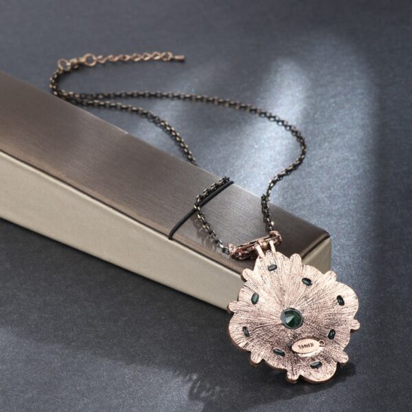 Women's Ethnic Style Crystal Flower Necklace - Image 8