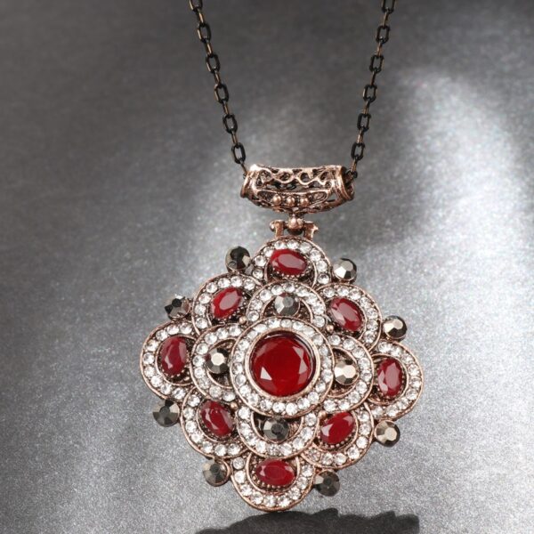 Women's Ethnic Style Crystal Flower Necklace - Image 5