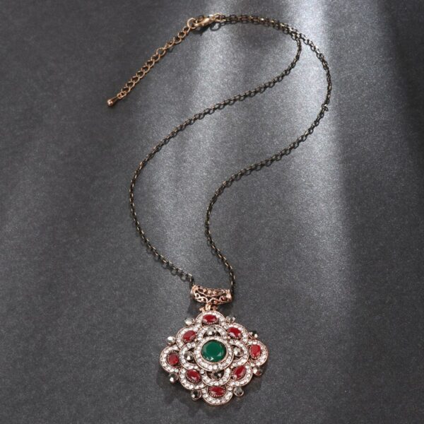 Women's Ethnic Style Crystal Flower Necklace - Image 6