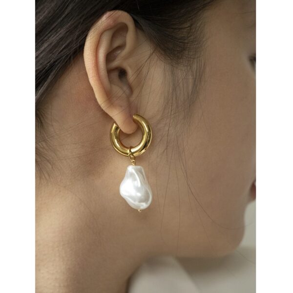 Vintage Circle Earrings - Image 3