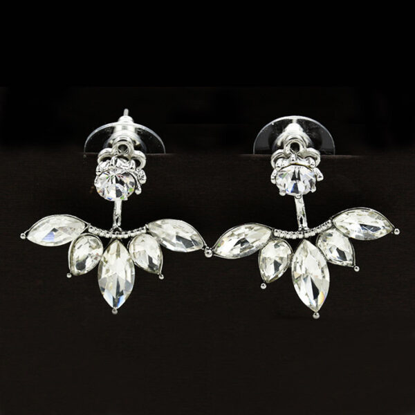 Fashion Romantic Leaf Shaped Crystal Stud Earrings - Image 4