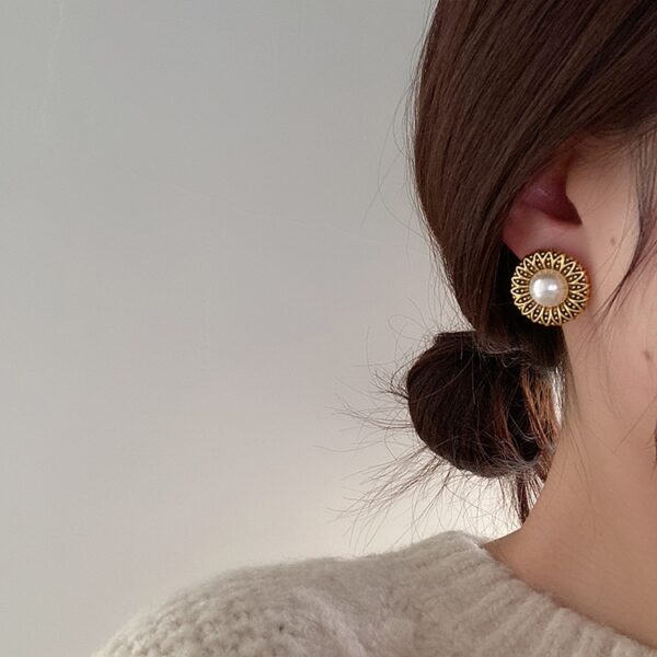Minimalistic Retro Pearl Stud Earrings - Image 6