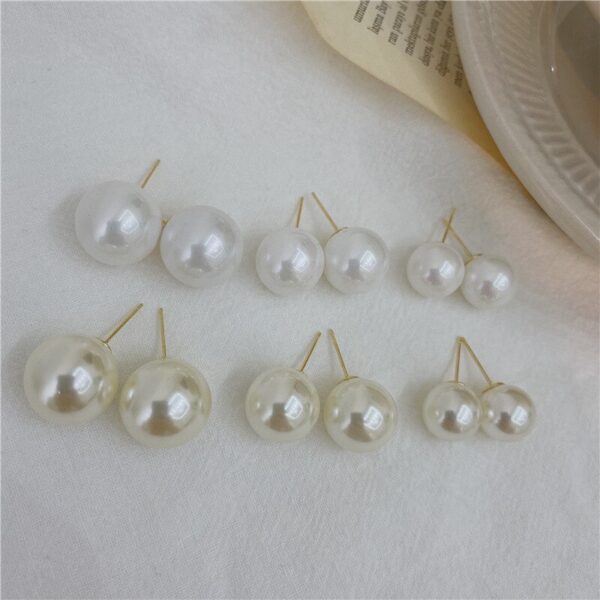 Minimalistic Retro Pearl Stud Earrings - Image 7