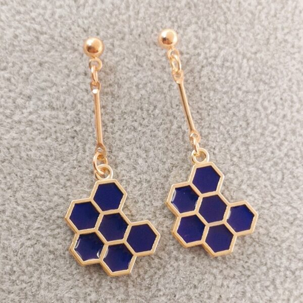 Women's Fashion Bee Earrings - Image 5