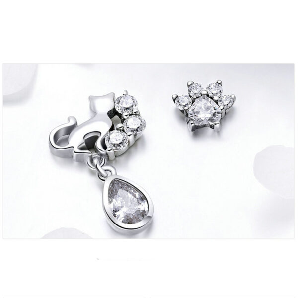 Dazzling Silver Cat Stud Earrings - Image 3