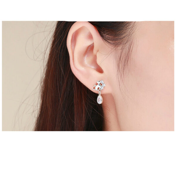 Dazzling Silver Cat Stud Earrings - Image 5