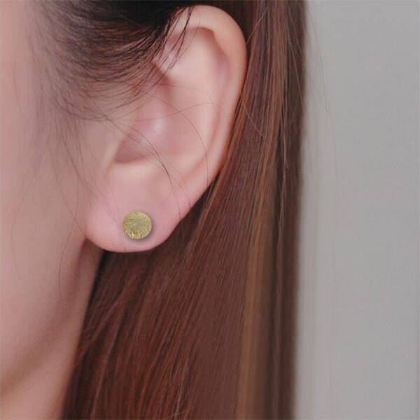Women's Minimalist Style Plates Stud Earrings - Image 4