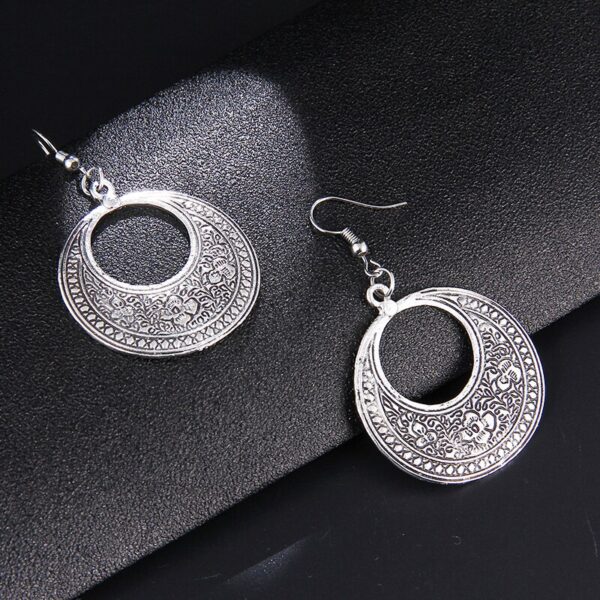 Vintage Flower Patterned Drop Earrings - Image 5