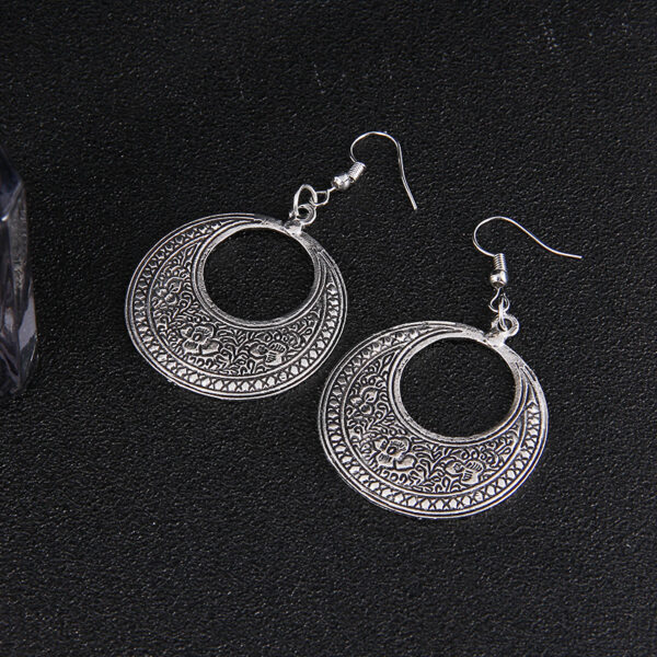 Vintage Flower Patterned Drop Earrings