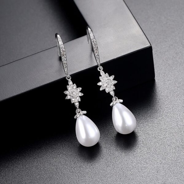 Women's Elegant Pearl Decorated Drop Earrings - Image 4