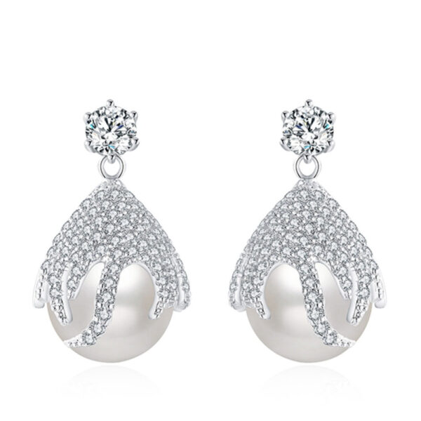 Women's Elegant Round Pearl Rhinestone Earrings