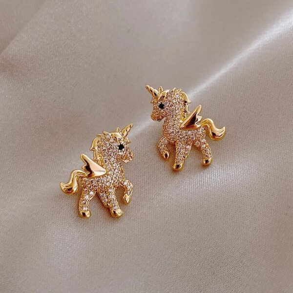 Trendy Cute Crystal Stud Earrings