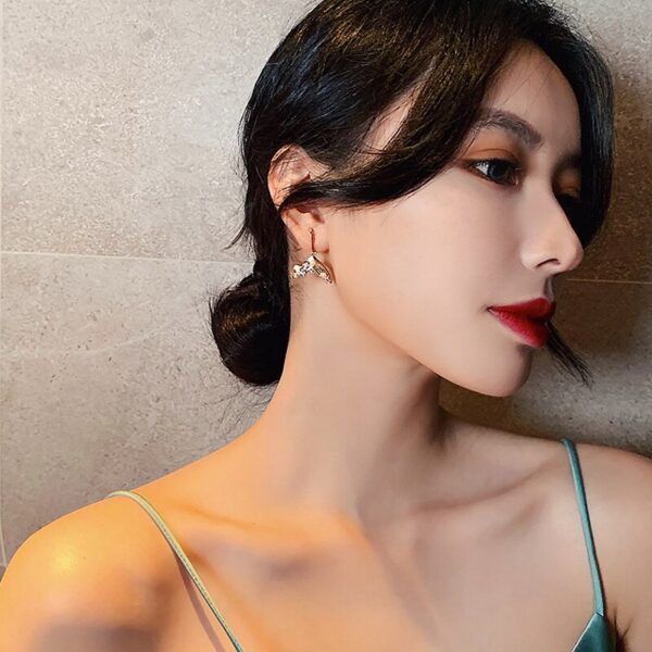Trendy Cute Crystal Stud Earrings - Image 7