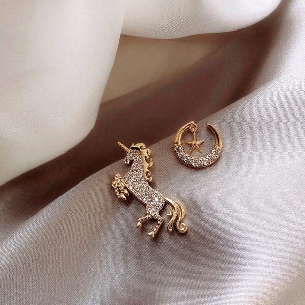 Trendy Cute Crystal Stud Earrings - Image 4