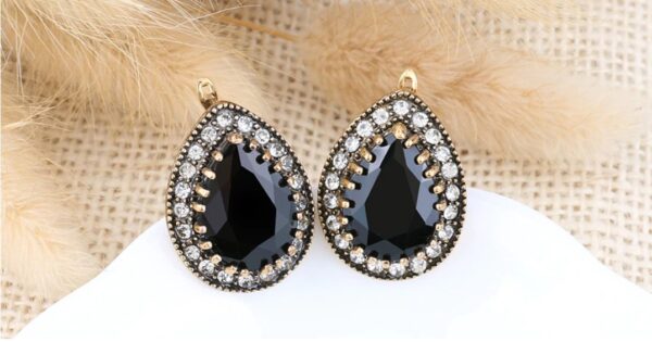 Women's Water Drop Stud Earrings - Image 7
